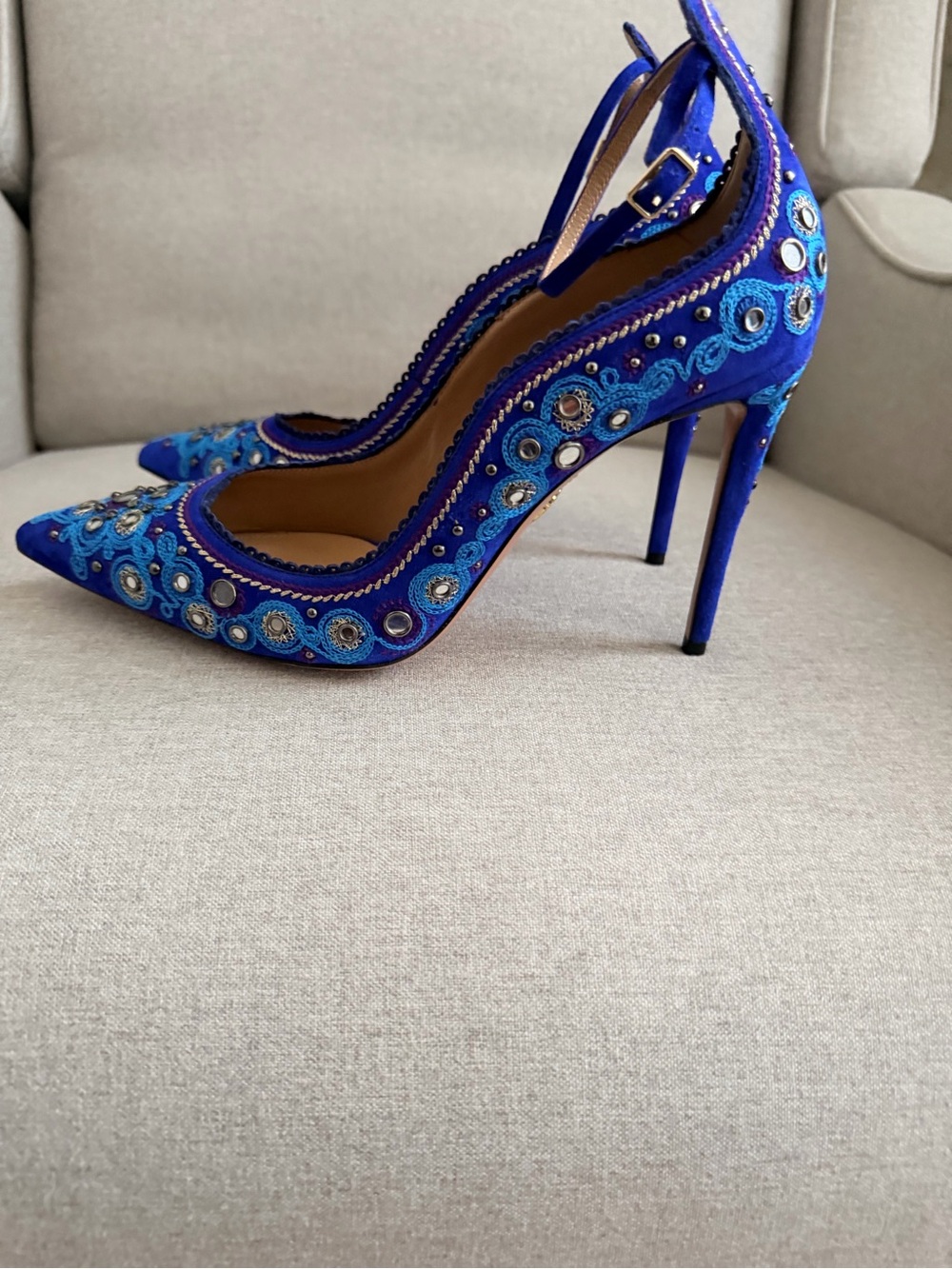 Aquazzura 4.25" Stiletto Heel
Pumps in Blue Suede and Crystals EU42 (US 12) - Picture 2 of 6